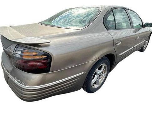 Used 2001 Pontiac Bonneville SE FWD image 5