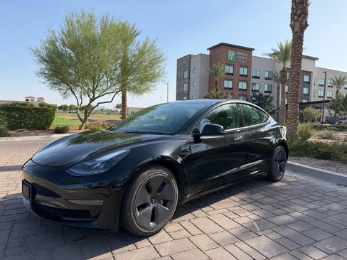 Used 2023 Tesla Model 3 Standard Range RWD image 6