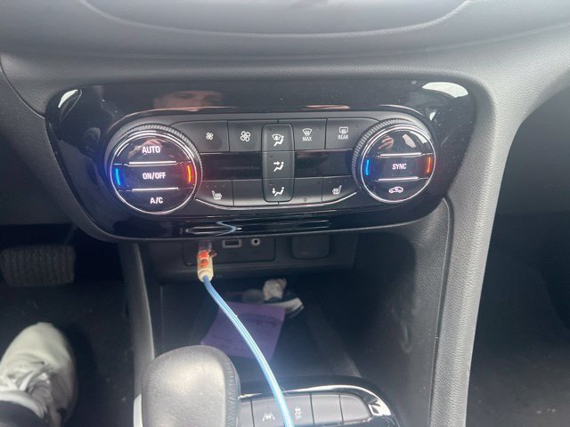 Used 2023 Buick Encore GX Select w/ Sport Touring Package FWD image 33