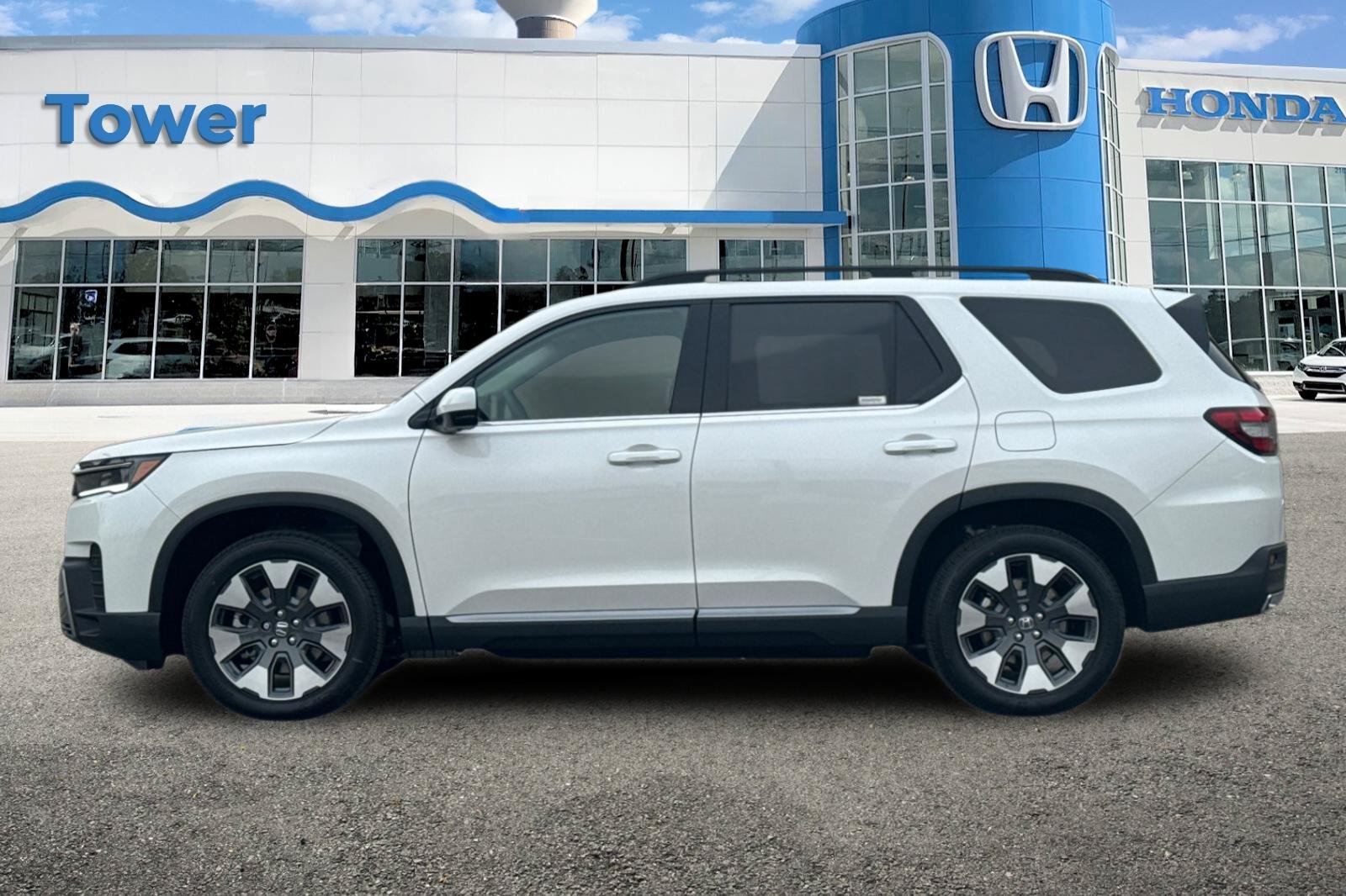 New 2026 Honda Pilot Touring image 7