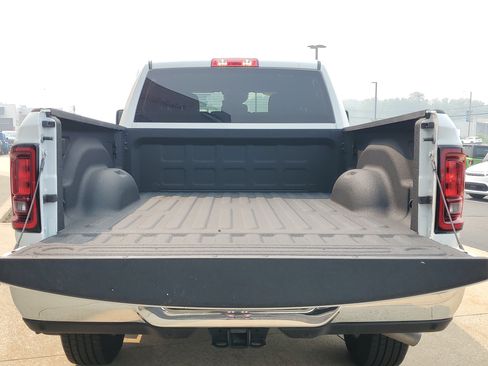 Used 2026 RAM 2500 Big Horn AWD/4WD image 6