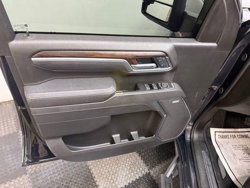 Used 2025 GMC Sierra 2500 SLT image 16