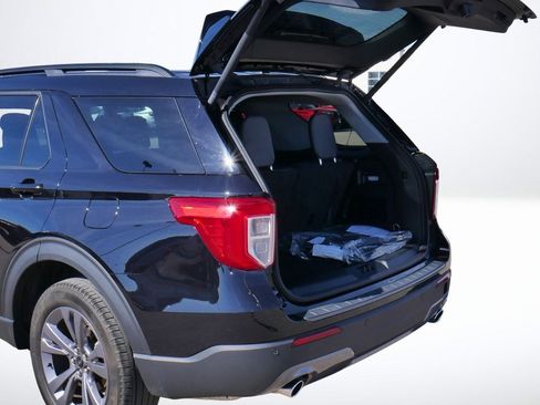 Used 2023 Ford Explorer XLT w/ Equipment Group 202A image 18