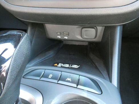Used 2024 Buick Envista Preferred w/ Convenience II Package FWD image 27