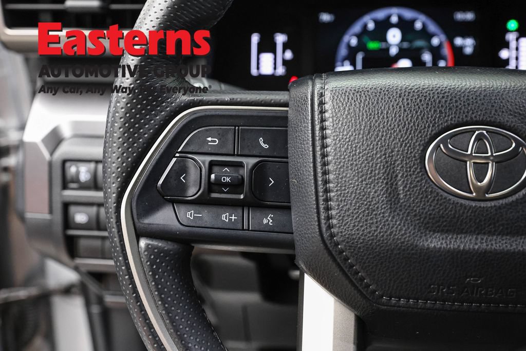 Used 2025 Toyota 4Runner SR5 AWD/4WD image 16