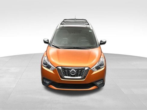 Used 2018 Nissan Kicks SR w/ Exterior Package FWD image 25