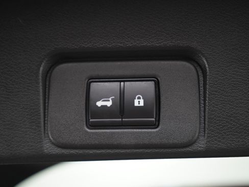 Used 2025 Nissan Rogue SV w/ SV Premium Package AWD/4WD image 17