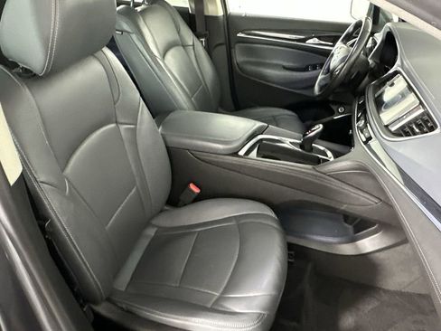 Used 2019 Buick Enclave Essence AWD/4WD image 29