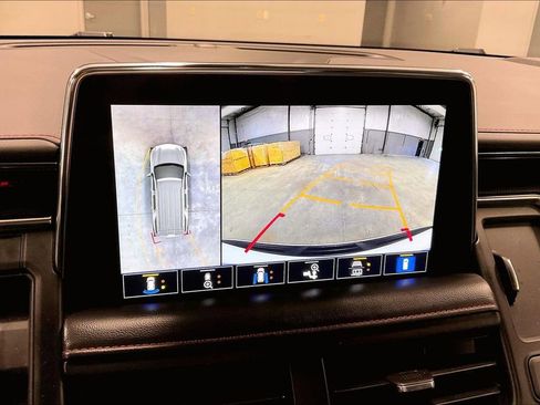 Used 2021 Chevrolet Tahoe RST w/ Luxury Package AWD/4WD image 14