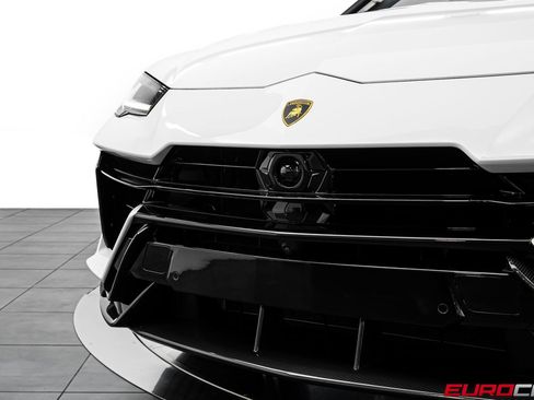 Used 2024 Lamborghini Urus Performante AWD/4WD image 9