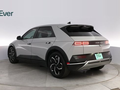 Used 2023 Hyundai Ioniq 5 SEL image 13