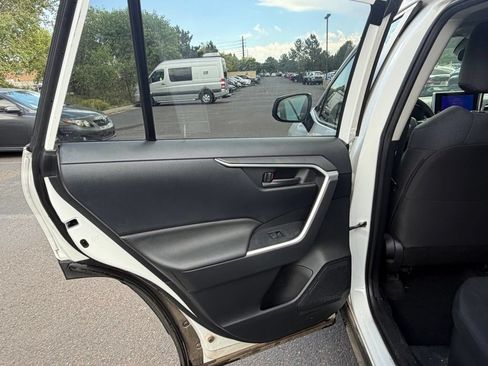 Used 2023 Toyota RAV4 LE AWD/4WD image 15