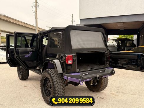 Used 2017 Jeep Wrangler Unlimited Sahara w/ Connectivity Group AWD/4WD image 23