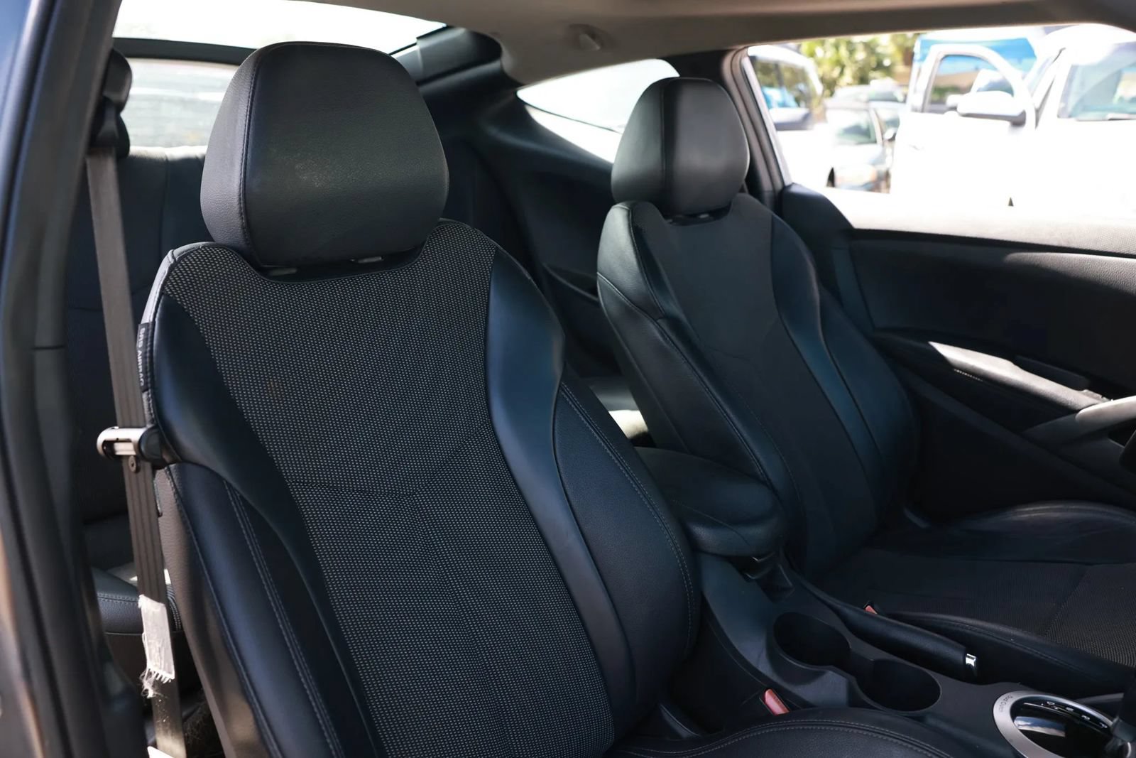 Used 2013 Hyundai Veloster w/ Style Pkg FWD image 23