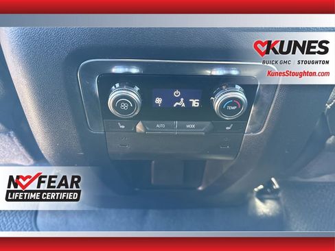 Used 2025 GMC Yukon XL Denali AWD/4WD image 44