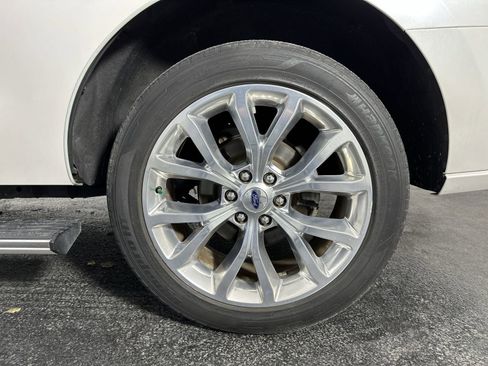 Used 2018 Ford Expedition Platinum image 14