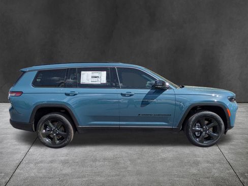 New 2026 Jeep Grand Cherokee L Limited w/ Limited Altitude Package AWD/4WD image 3