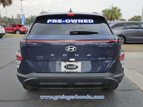 Used 2025 Hyundai Kona SEL image 4