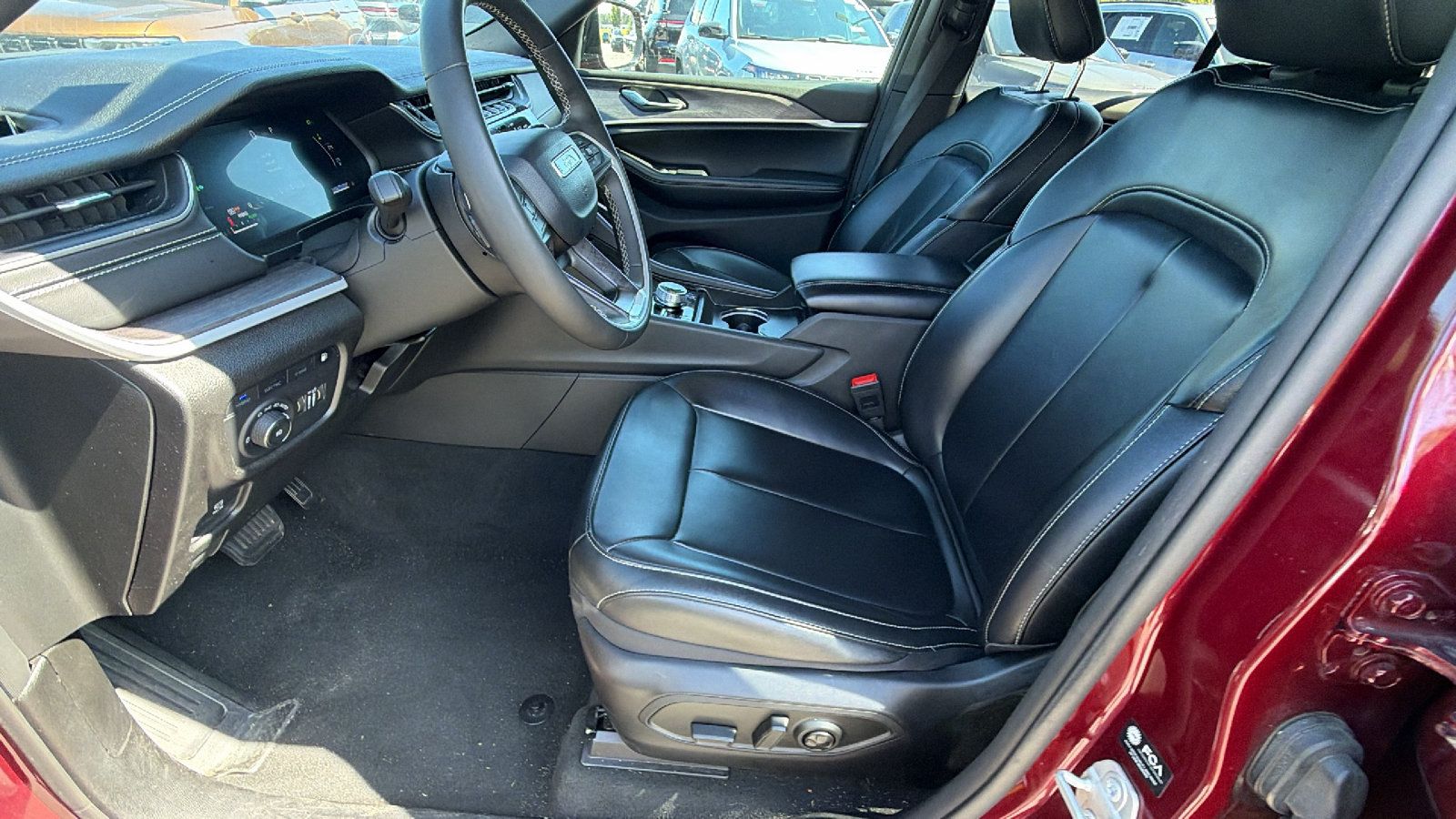 Used 2024 Jeep Grand Cherokee Limited 4xe AWD/4WD image 17