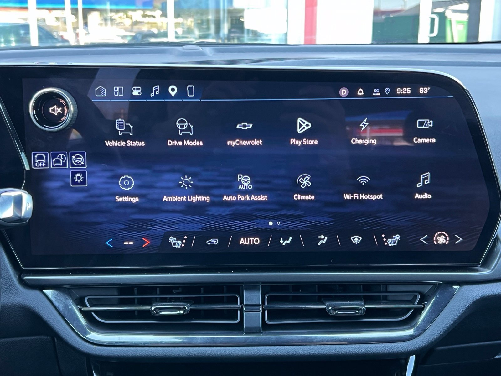 Used 2024 Chevrolet Equinox EV RS FWD image 24