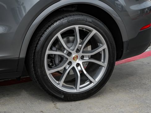 Used 2020 Porsche Cayenne image 56