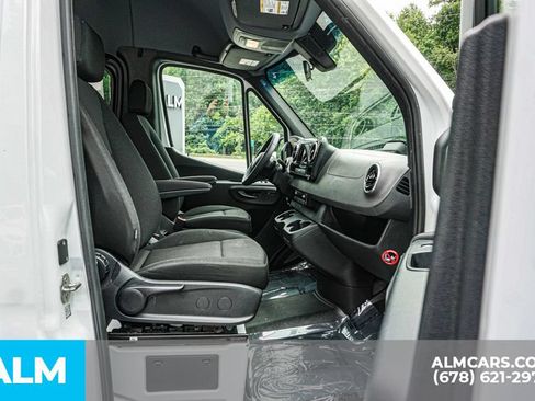 Used 2025 Mercedes-Benz Sprinter 2500 image 21