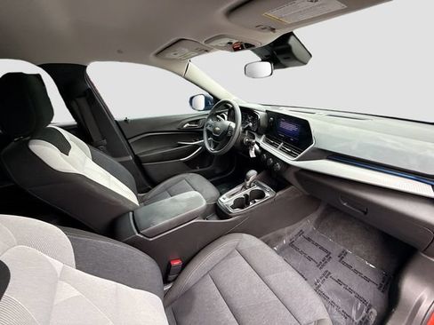 Used 2024 Chevrolet Trax LS FWD image 26