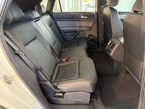 Used 2023 Volkswagen Atlas Cross Sport SE FWD image 28