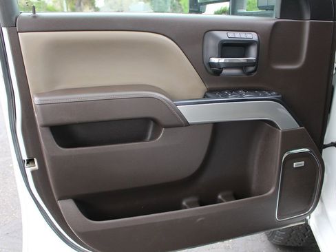 Used 2016 Chevrolet Silverado 2500 LTZ image 10