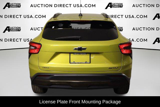Used 2024 Chevrolet Trax ACTIV w/ Driver Confidence Package FWD image 3