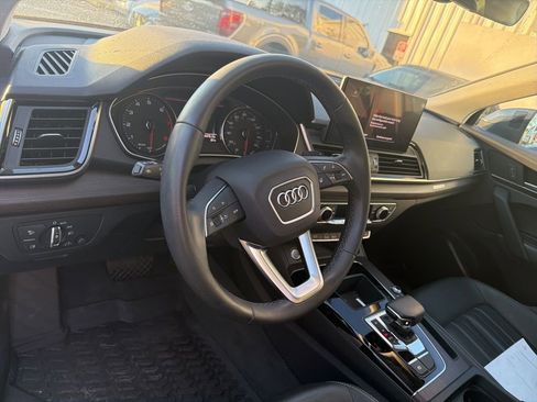 Used 2023 Audi Q5 2.0T Premium w/ Convenience Package image 9
