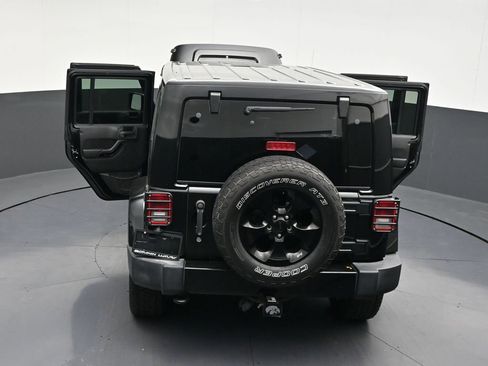 Used 2015 Jeep Wrangler Unlimited Sahara image 35