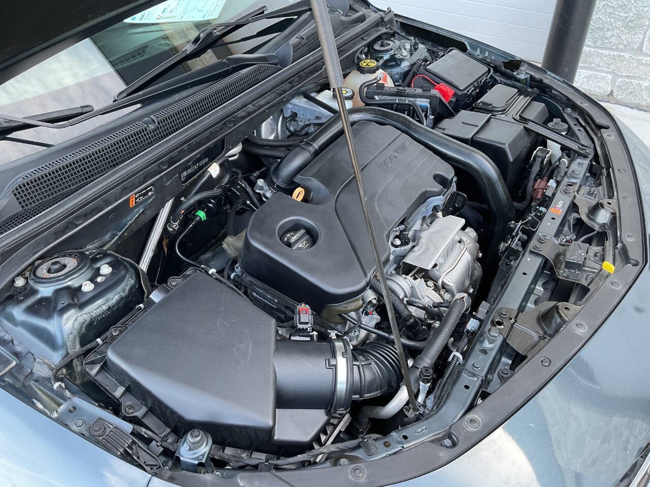 Used 2020 Chevrolet Malibu LT FWD image 48