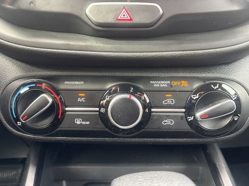 Used 2022 Kia Soul LX FWD image 28