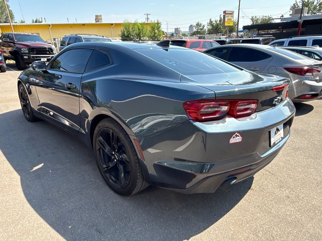 Used 2020 Chevrolet Camaro LT RWD image 5