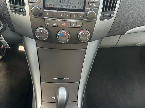 Used 2009 Hyundai Sonata GLS image 12