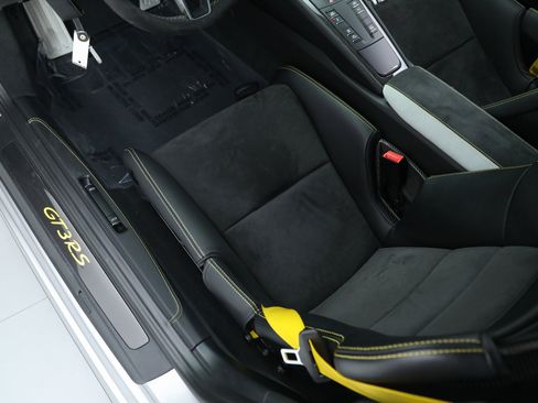 Used 2016 Porsche 911 GT3 RS RWD image 46