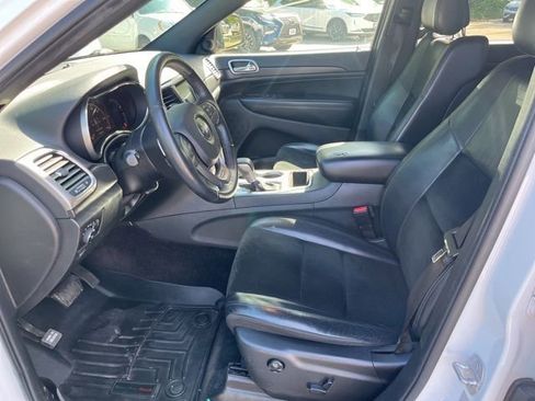 Used 2017 Jeep Grand Cherokee Altitude AWD/4WD image 24
