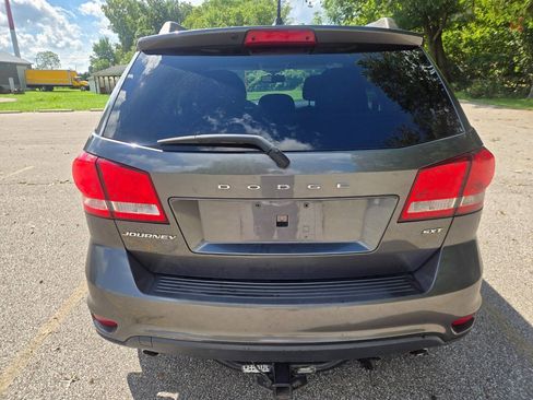 Used 2014 Dodge Journey SXT w/ Flexible Seating Group FWD image 8