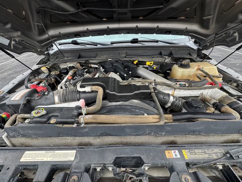 Used 2014 Ford F250 Lariat w/ Lariat Ultimate Package AWD/4WD image 10
