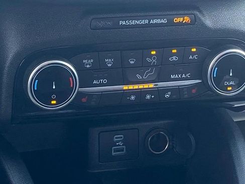 Used 2022 Ford Escape SE w/ Convenience Package image 12