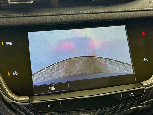 Used 2024 Cadillac XT6 Premium Luxury image 3