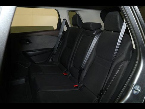 Used 2023 Nissan Rogue S image 14