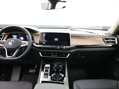 New 2026 Volkswagen Atlas SE image 27