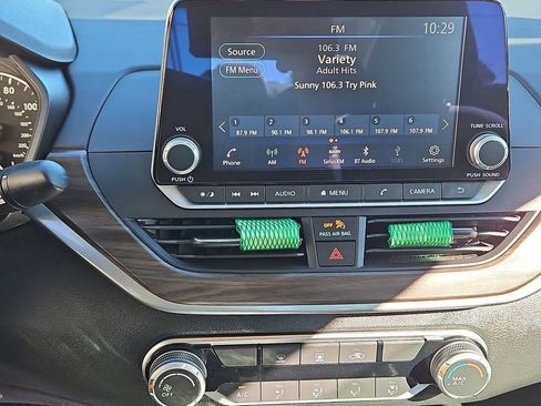 Used 2023 Nissan Altima 2.5 SV image 15