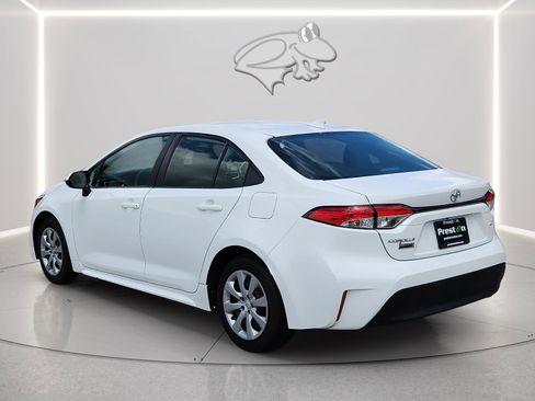 Used 2025 Toyota Corolla LE FWD image 3