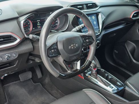 Used 2021 Chevrolet TrailBlazer RS w/ Technology Package FWD image 9