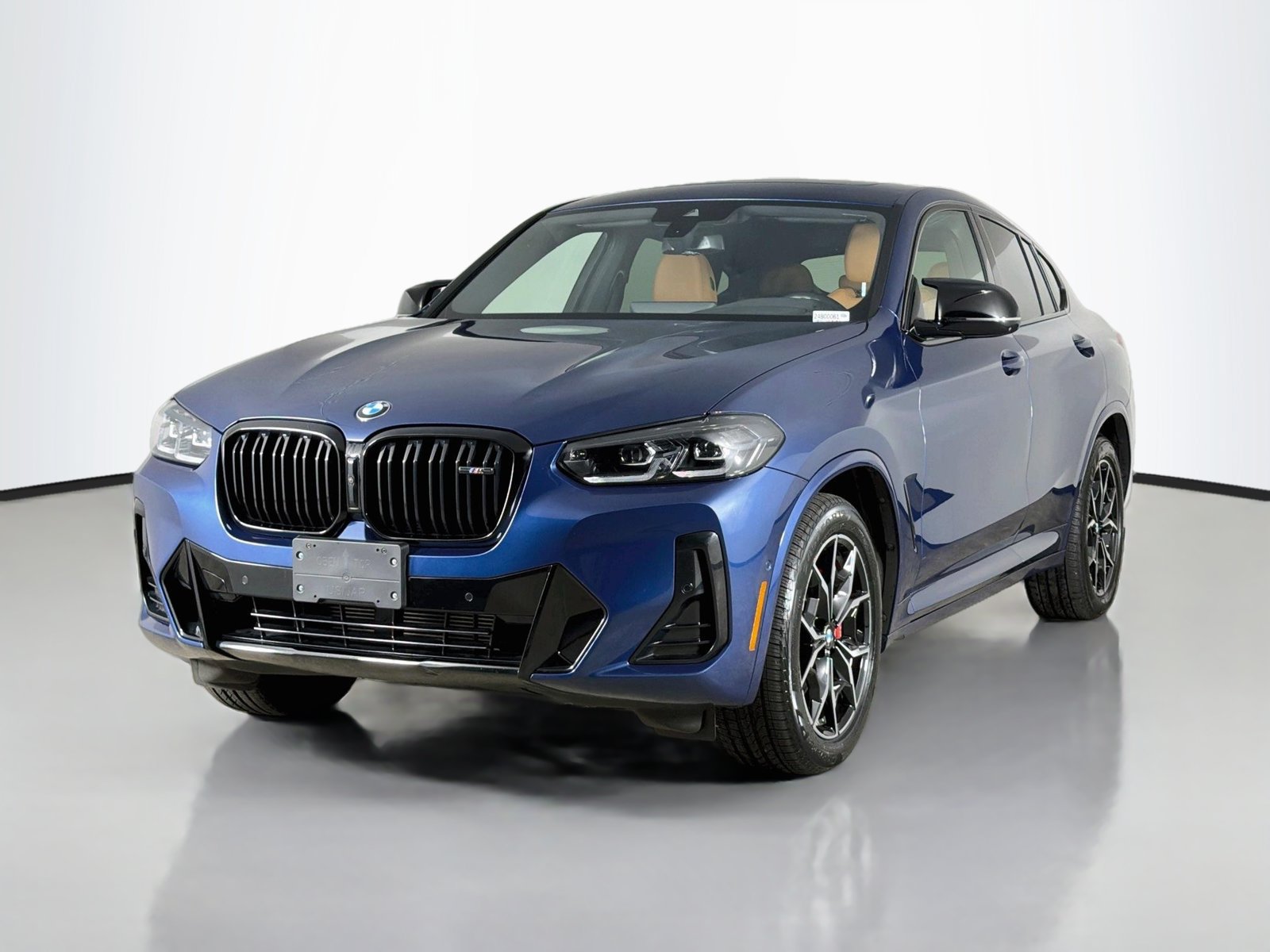 Certified 2025 BMW X4 M40i w/ Premium Package AWD/4WD image 3