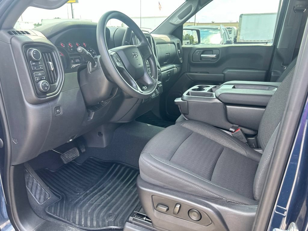 Used 2022 Chevrolet Silverado 1500 Custom Trail Boss AWD/4WD image 11