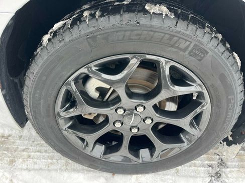 Used 2023 Chrysler 300 Touring L w/ Popular Equipment Group image 40